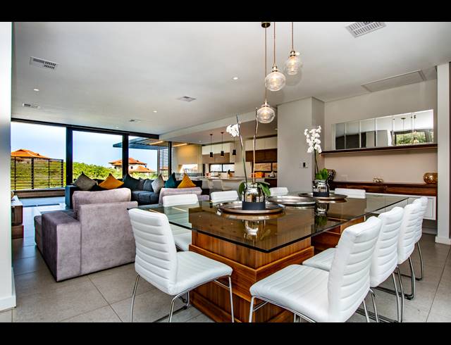 4 BEDROOM TOWNHOUSE TO LET IN ZIMBALI ESTATE
